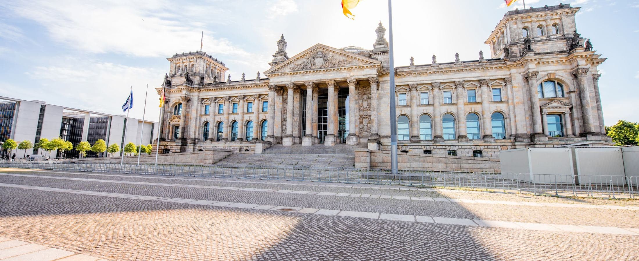 Prédio do Reichstag, sede do parlamento alemão, em Berlim, na luz da manhã