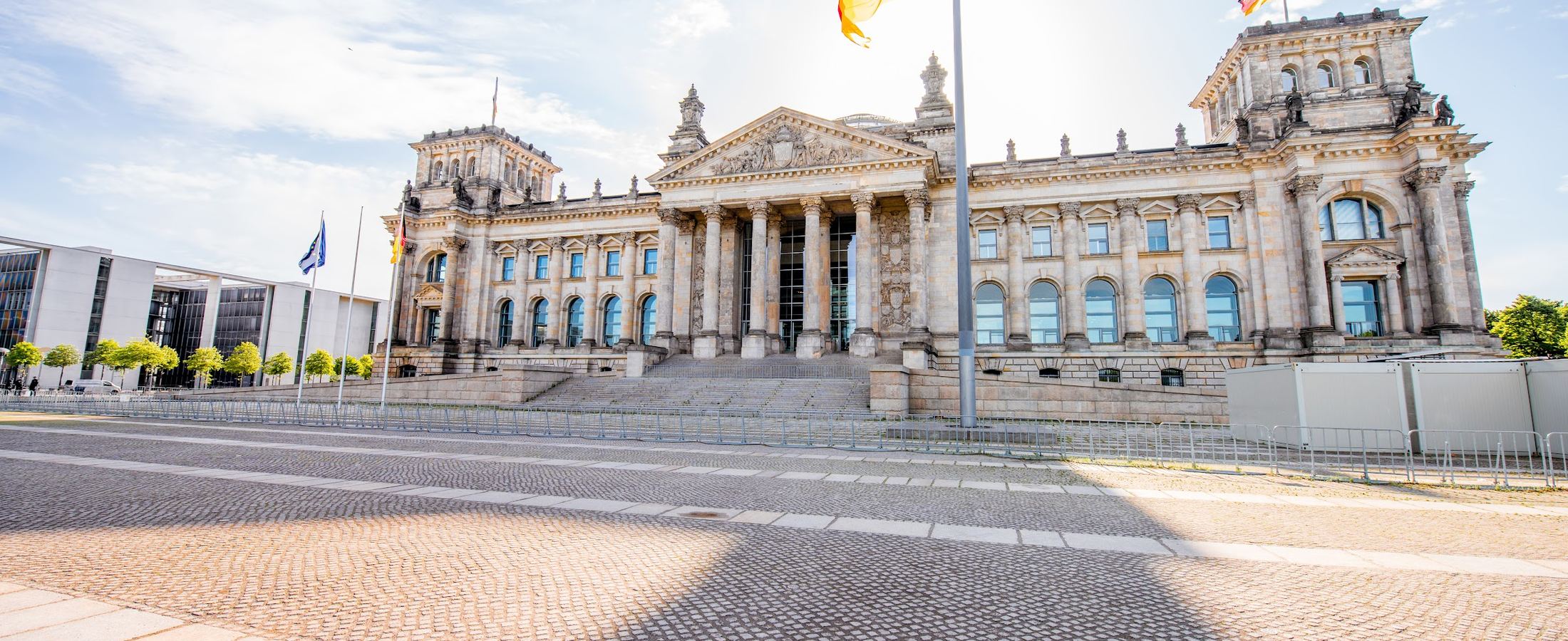 Prédio do Reichstag, sede do parlamento alemão, em Berlim, na luz da manhã