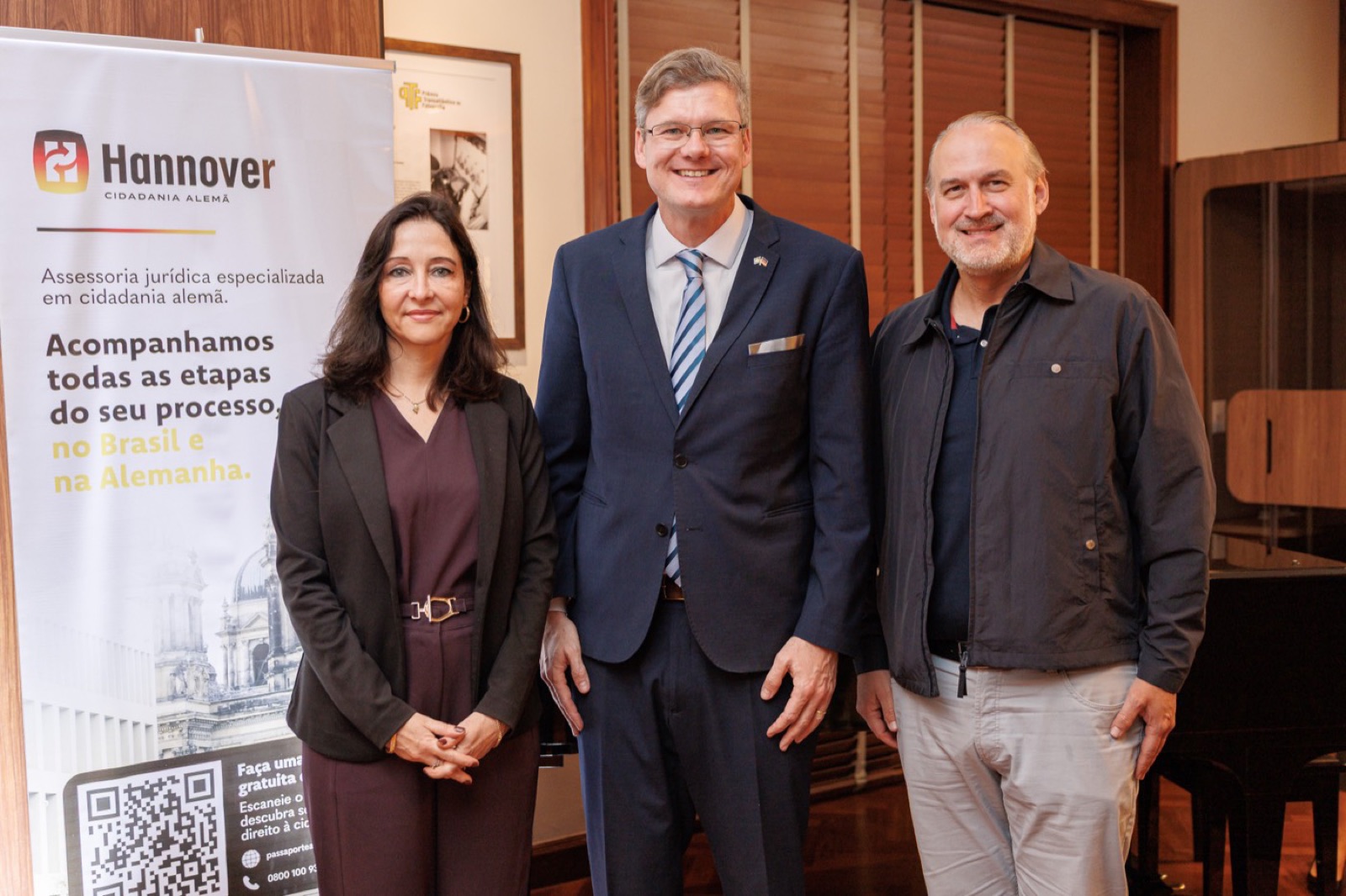 Fabio Werlang com a Cônsul-Geral Martina Hackelberg e o presidente do Club Transatlântico, Oskar Kedor